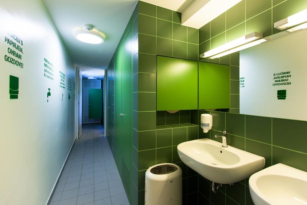 Youth Hostel Proteus Postojna Room photo
