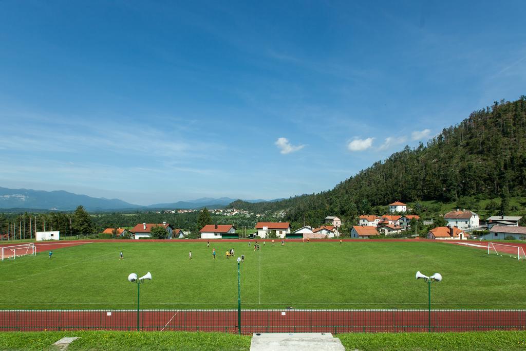 Youth Hostel Proteus Postojna Exterior photo